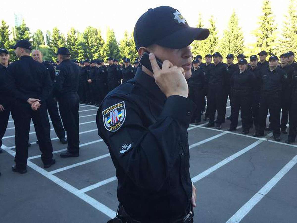 У Києві волонтери транслюють радіоперехоплення з рацій поліції