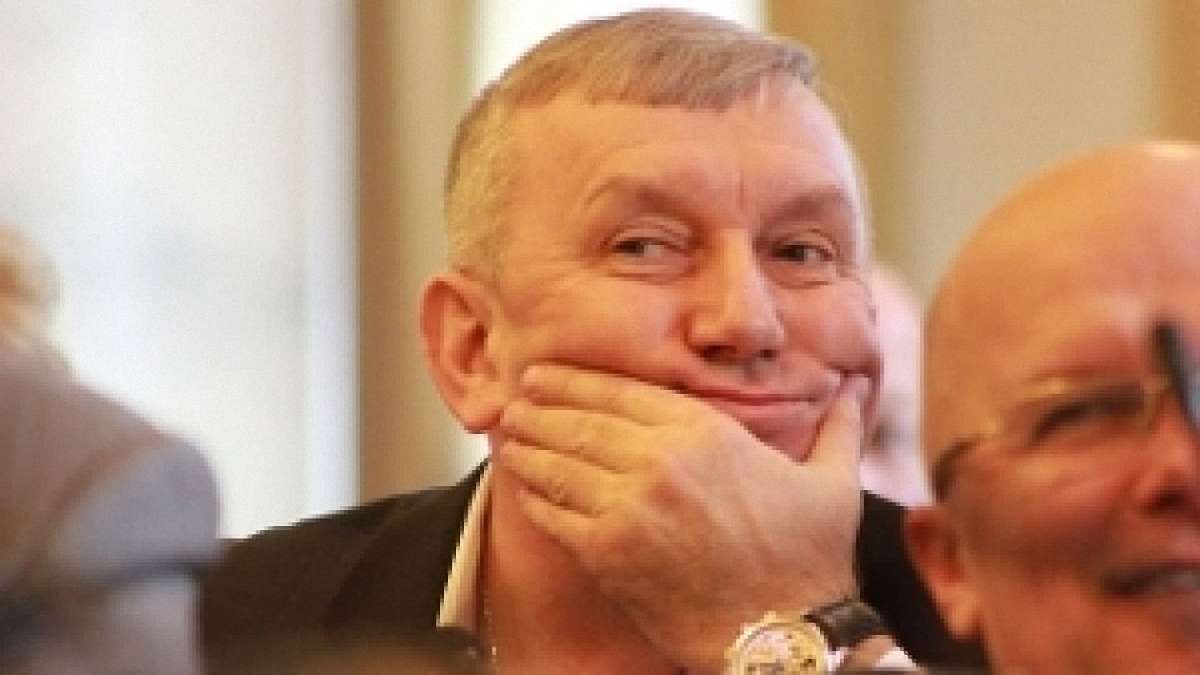 Пісний причетний до монтажу апаратури для прослуховування в моєму кабінеті, – Чеботар
