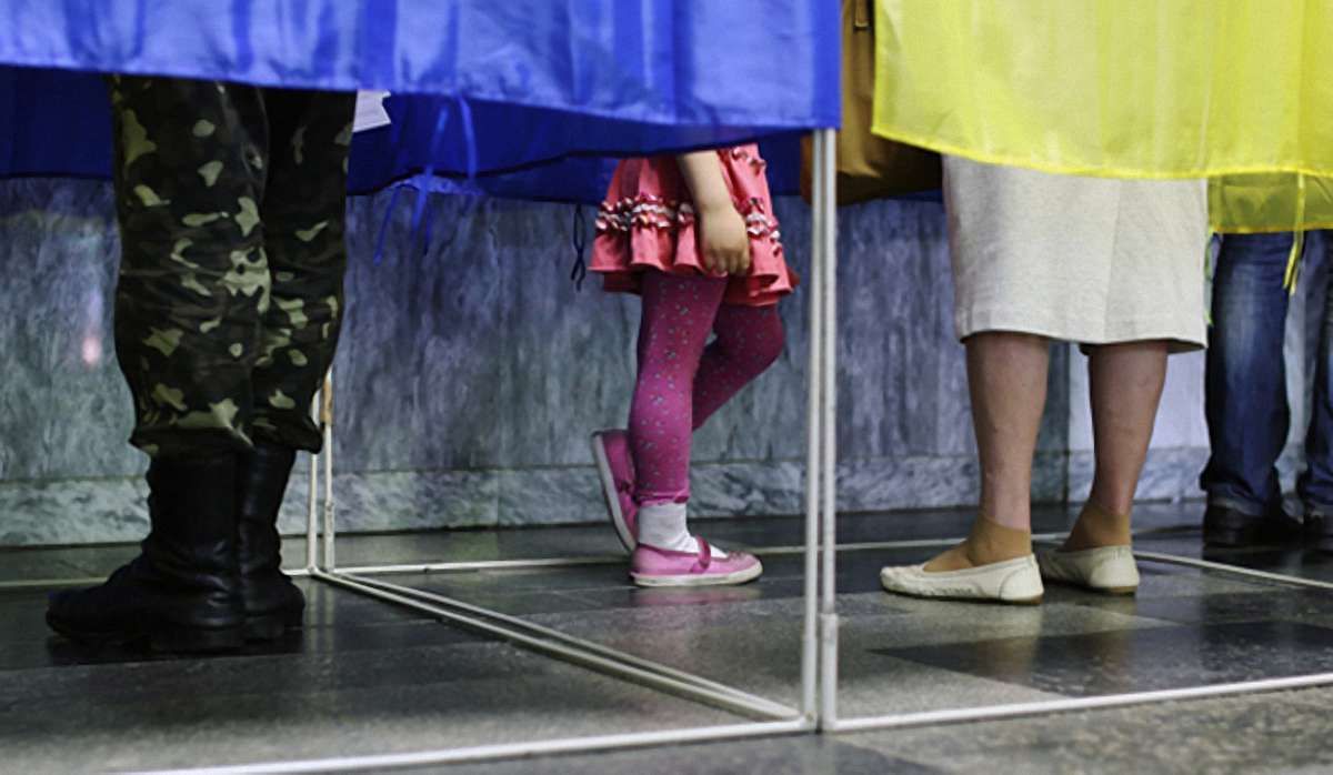 Половина українців хочуть перевиборів парламенту та президента