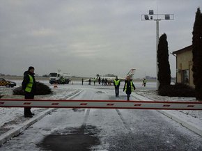 Максим Стасів вилетів на лікування в Індію