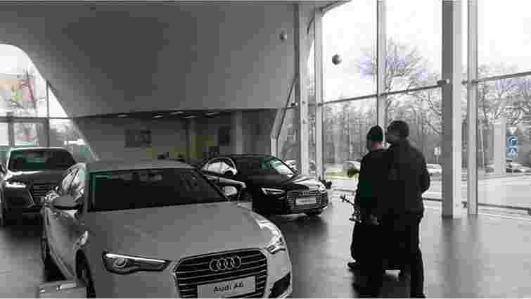 Львівський автосалон Audi освятив ще не продані автомобілі