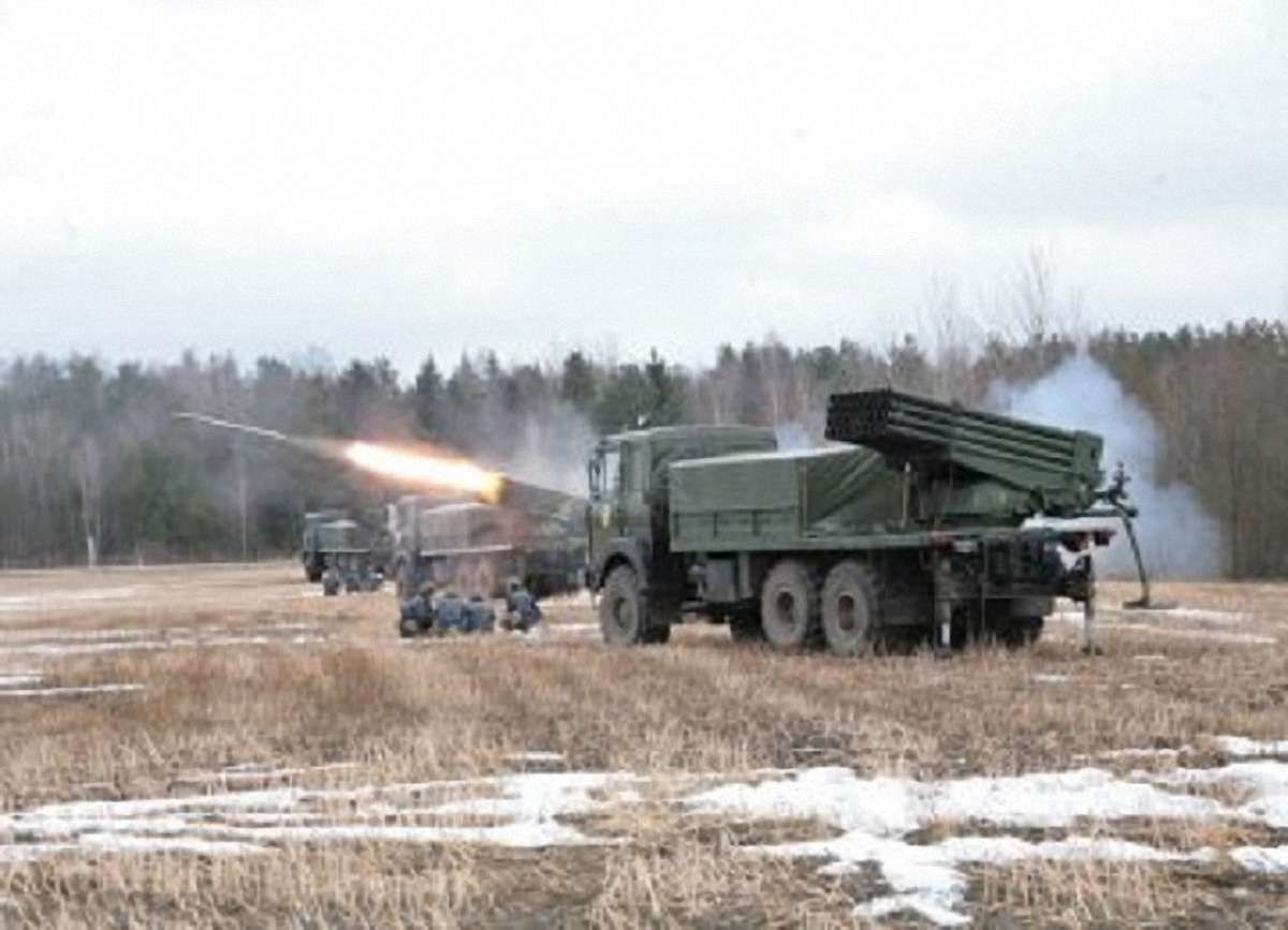 Білорусь розпочала великі ракетні та артилерійські навчання поблизу кордону з Україною
