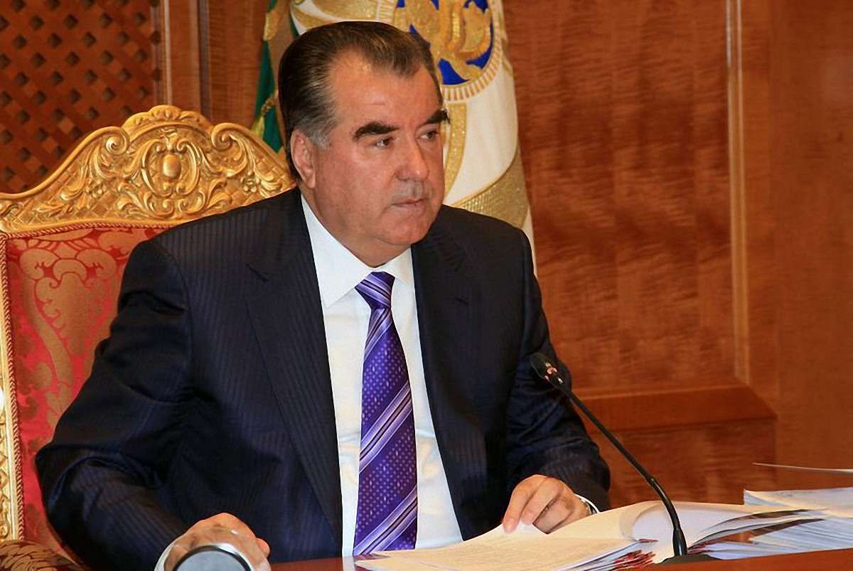 Емомалі Рахмон отримав можливість залишатися президентом Таджикистану довічно