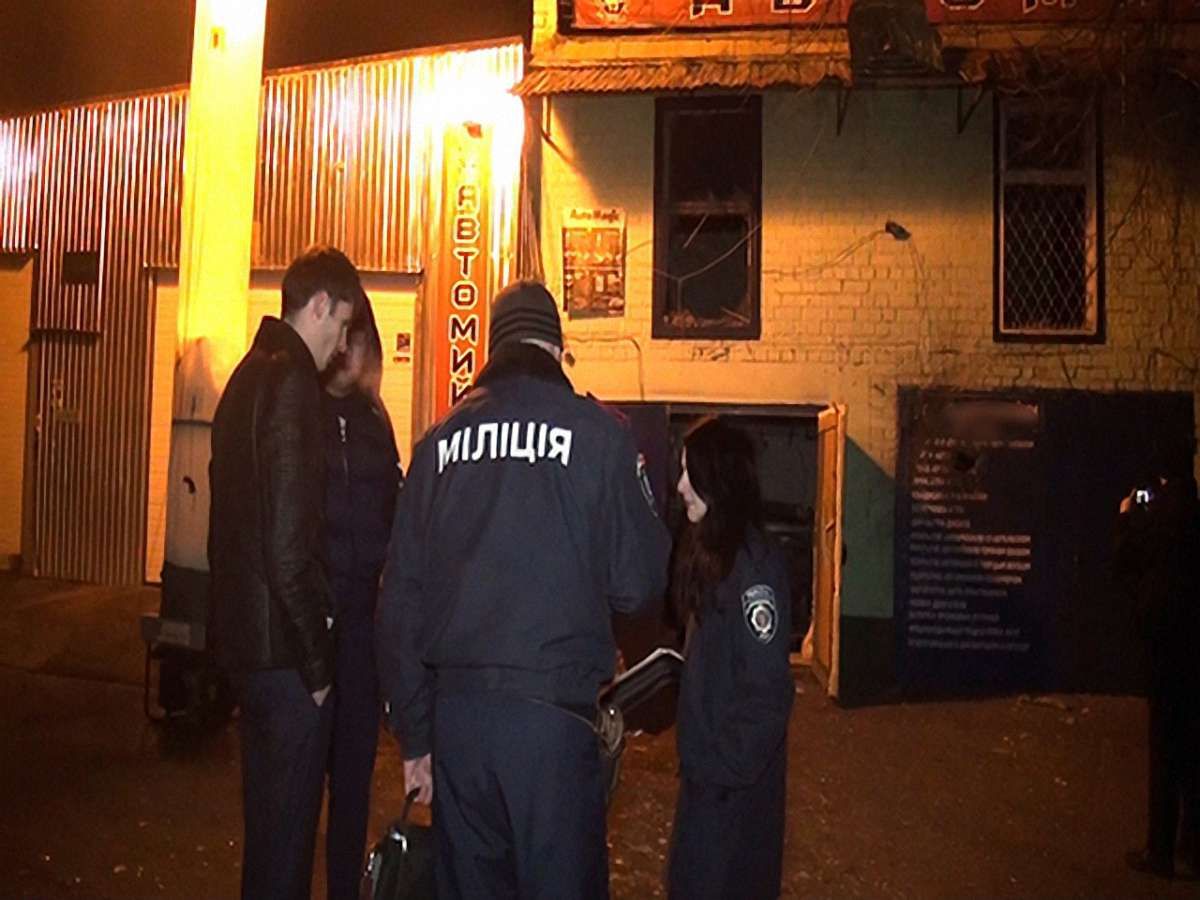 У Києві вночі обстріляли СТО з гранатомета