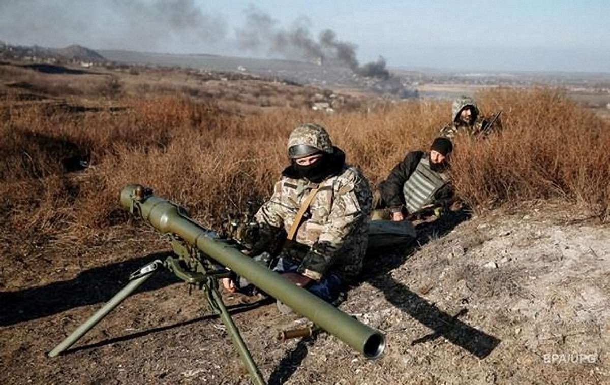 У зоні АТО за добу поранені 11 українських військових
