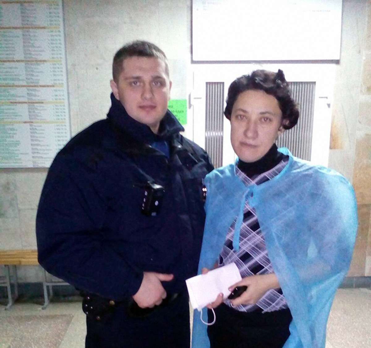 Львівські патрульні скинулись грошима для збитих на переході дітей
