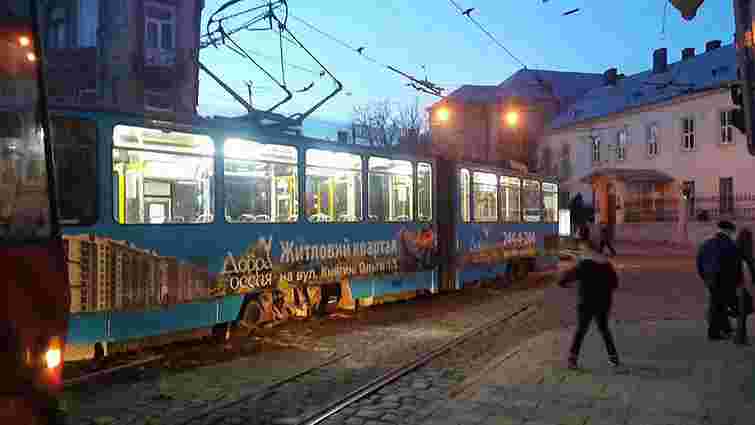 У Львові зійшов з рейок трамвай №11