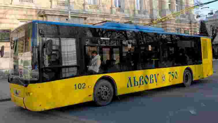 У Львові відновили рух тролейбусів через вул. Устияновича