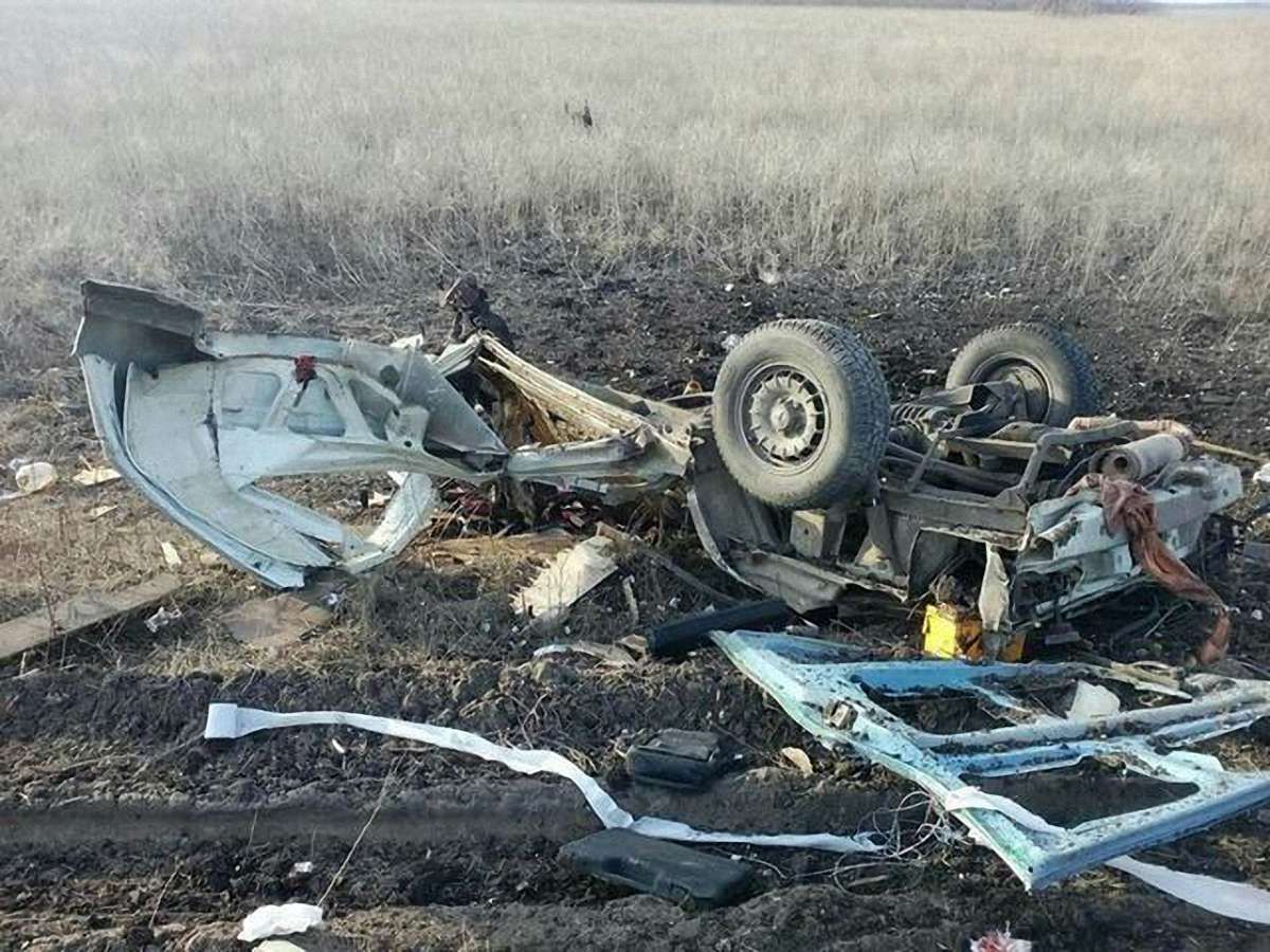 Кількість жертв підриву мікроавтобуса на Донеччині збільшилася до чотирьох