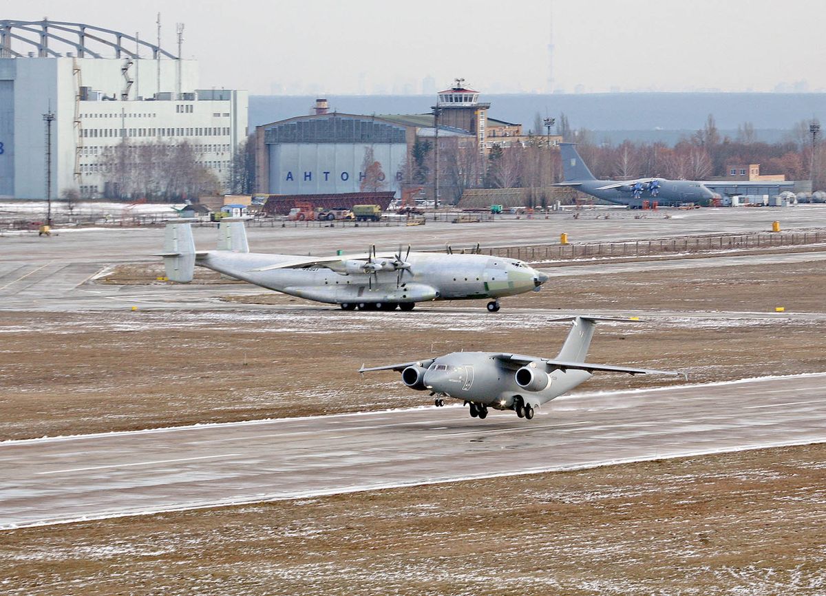 «Антонов» відновив літак Ан-22 «Антей»