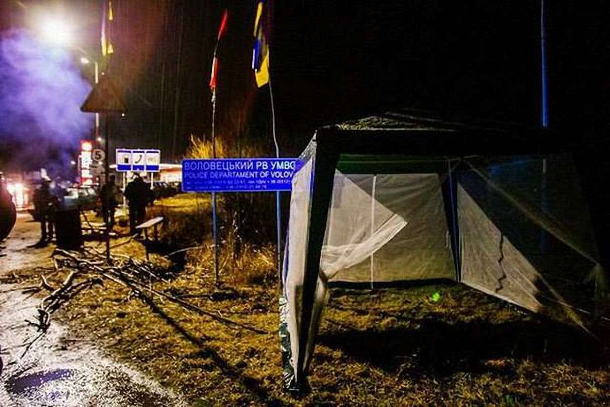 Активісти назвали умову припинення блокування транзиту російських вантажівок