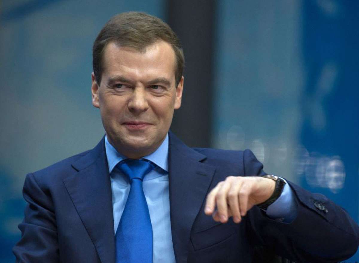 Медведєв переконаний, що Захід сам запропонує скасувати санкції