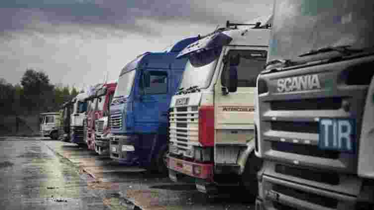 У Росії затримали 152 вантажівки з України
