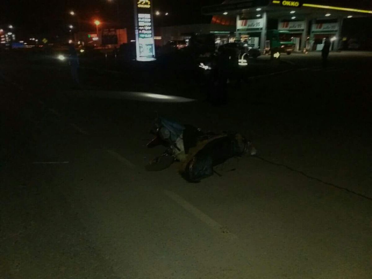В Мукачеві патрульні поліцейські збили скутериста