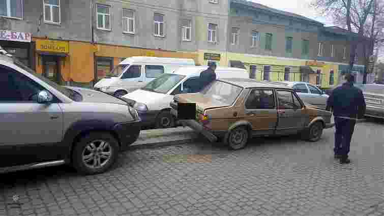 У Львові трапилася ДТП за участі шести автомобілів