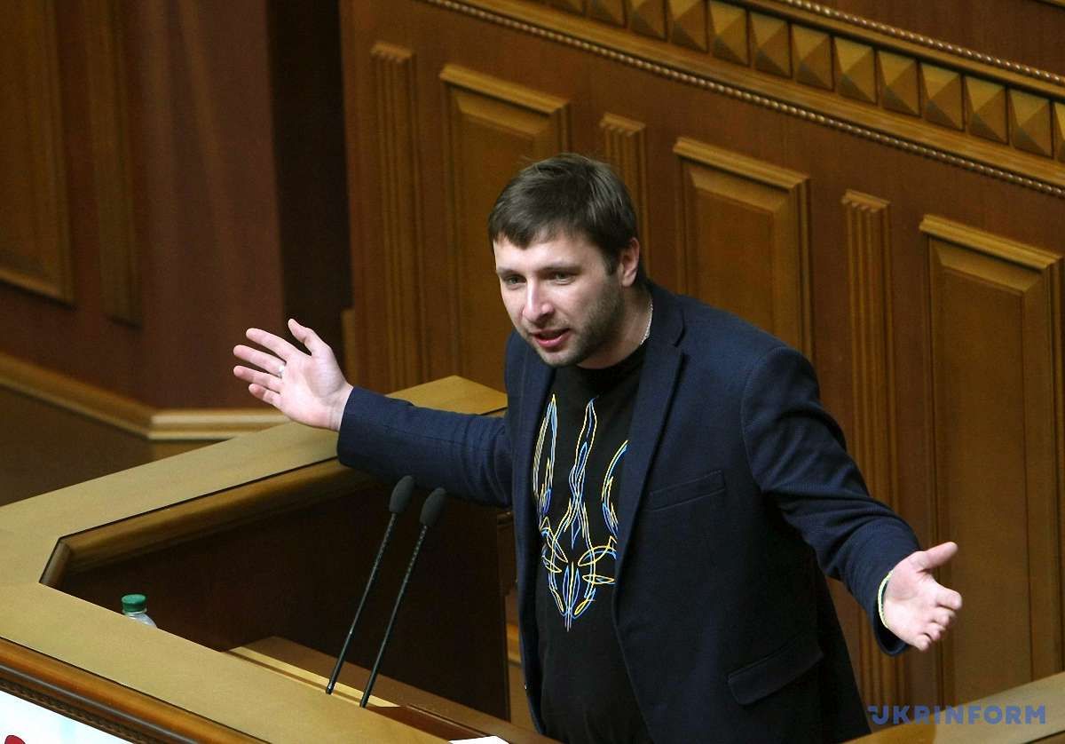 Суд відмовив Пісному у позові до Парасюка