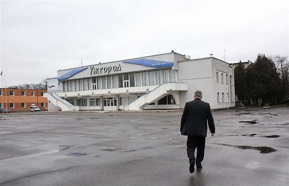 Державіаслужба тимчасово зупинила роботу аеропорту «Ужгород»