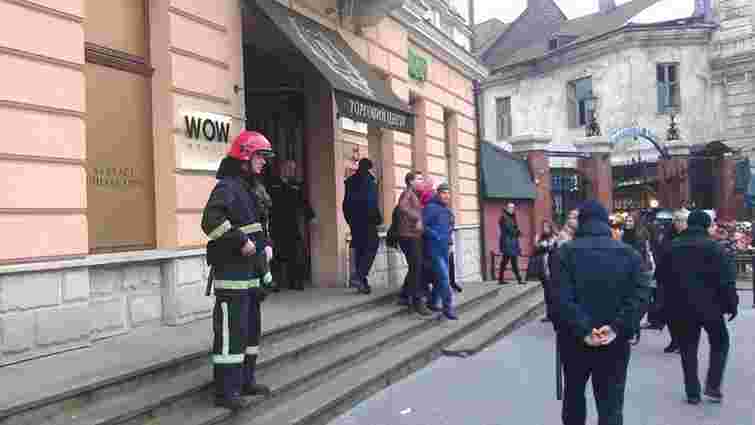 У центрі Львова шукають вибухівку в ТЦ «Роксолана»