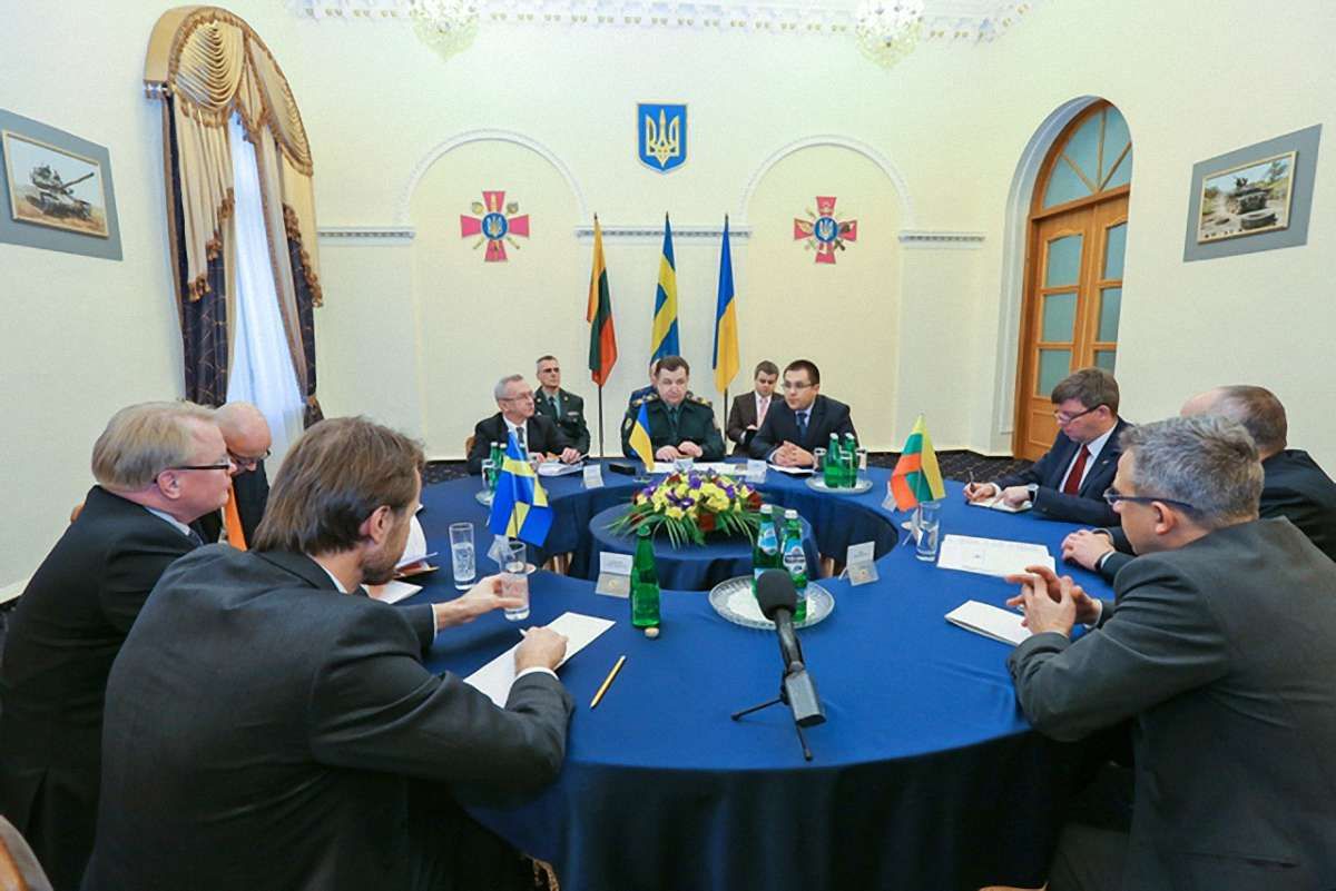Міністри оборони Швеції і Литви засудили агресію Росії на Донбасі