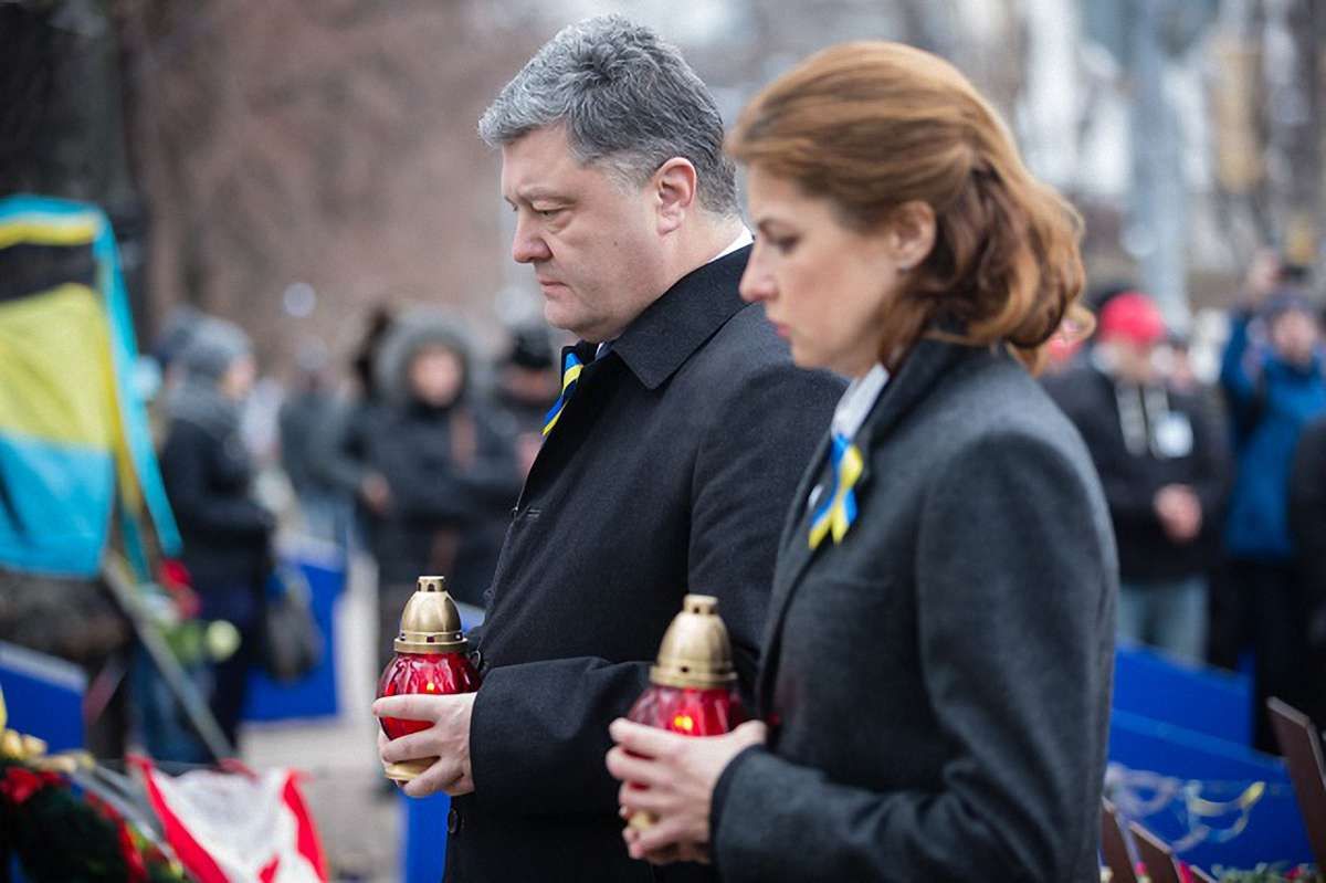 Президентське подружжя вшанувало пам’ять Героїв Небесної Сотні