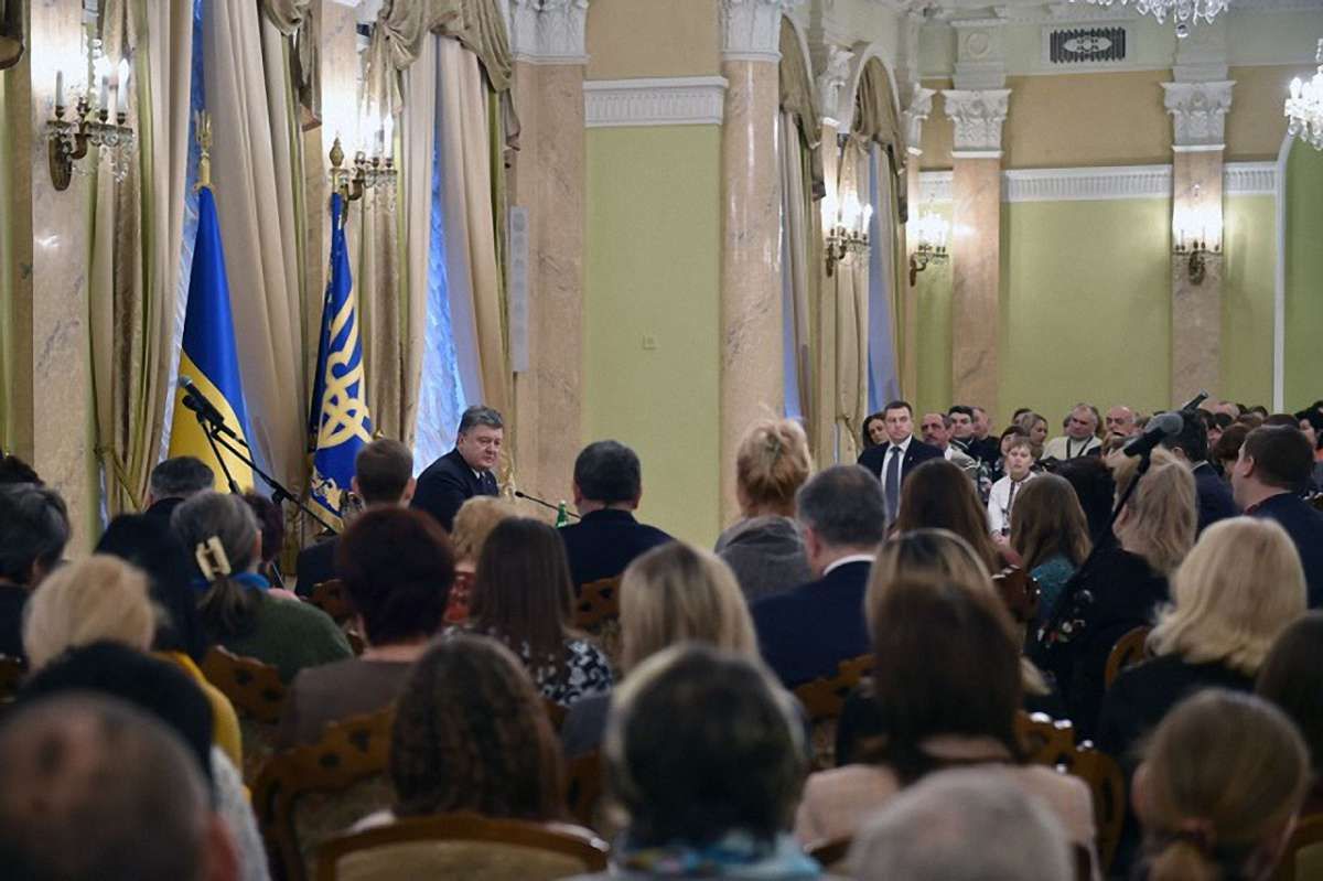 Петро Порошенко переконує, що не допустить зупинки розслідування злочинів часів Майдану