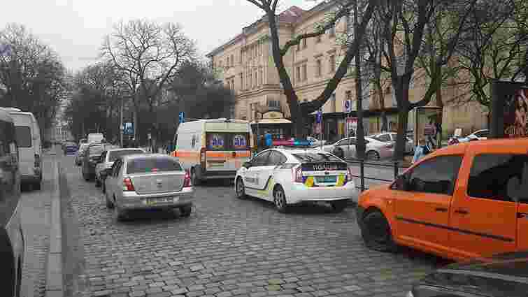 В центрі Львова водій збив двох дітей та повіз їх у невідомому напрямку