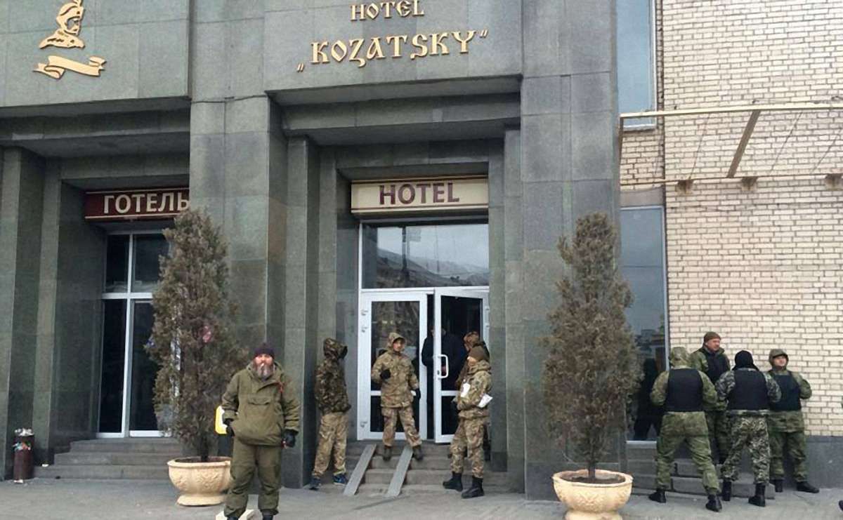 Активісти, які організували «штаб» в готелі біля Майдану, оголосили свої вимоги