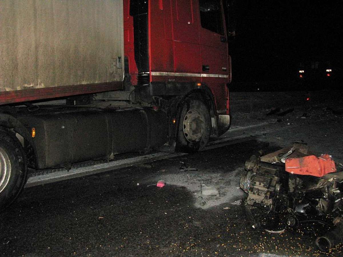 На трасі Київ-Одеса перекинувся автобус: троє загиблих