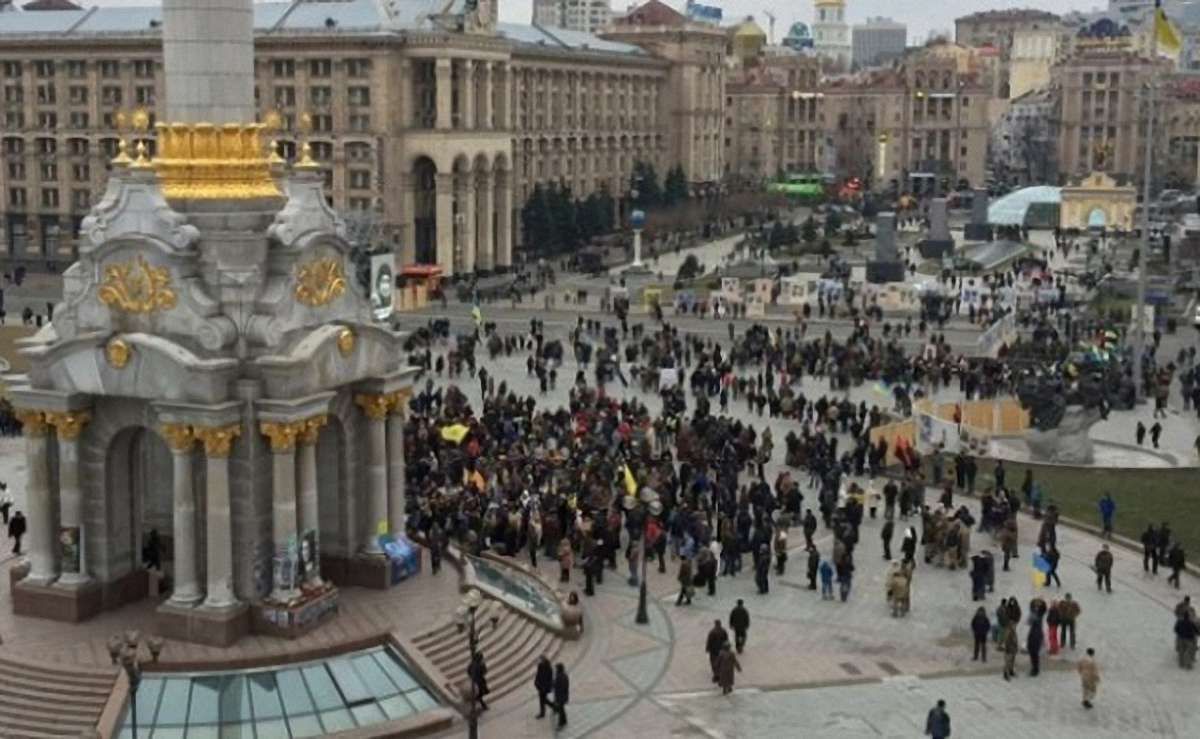 Правоохоронці не впустили на Майдан вантажівку з обладнанням для сцени