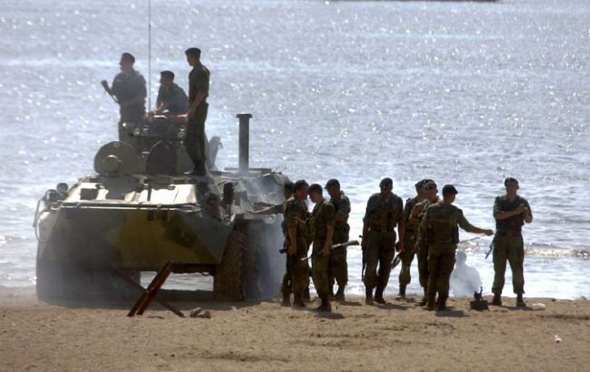 Росія готує на Маріупольському напрямку морську десантну операцію, – розвідка