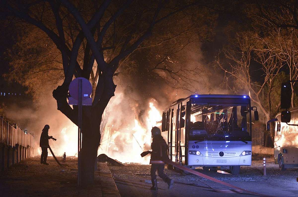 14 осіб, підозрюваних у вчиненні теракту в Анкарі, заарештовано