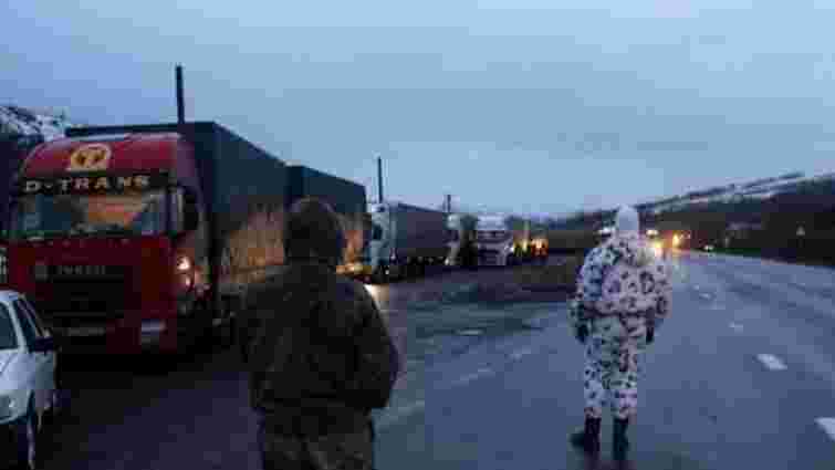 Закарпатські активісти погрожують відновити блокування транзиту вантажівок з Росії