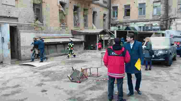 Внаслідок обвалу будинку в центрі Києва загинув будівельник