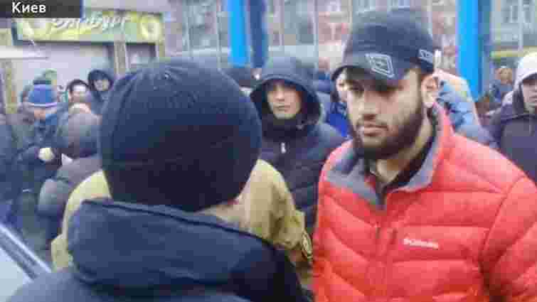 У Києві затримали агресивного водія, який ледь не збив пішохода та покусав поліцейського
