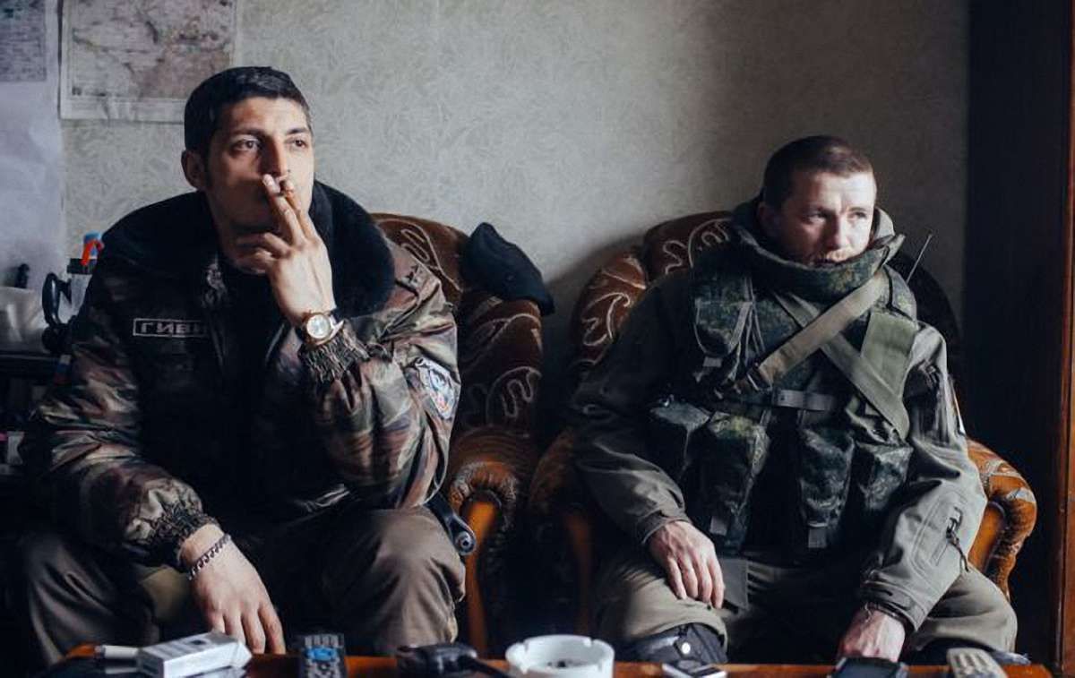 ФСБ планує замінити «Гіві» та «Моторолу» на кадрових офіцерів РФ