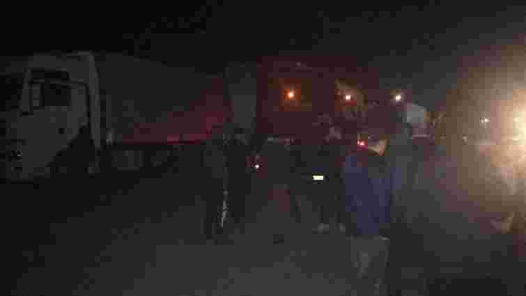 Поблизу Львова «свободівці» заблокували проїзд 22 російським вантажівкам