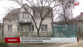 На вулиці Бахматюка у Львові облаштовують колектор