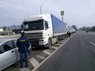 Попри блокаду 12 російським вантажівкам вдалось проїхати блокпост поблизу Львова