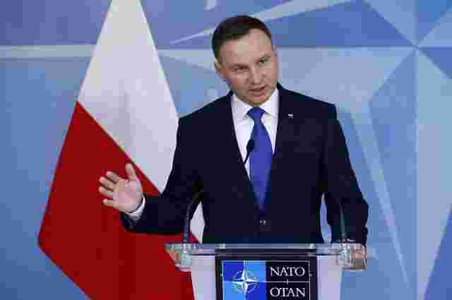 Президент Польщі закликав НАТО пильно стежити за ситуацією на Донбасі