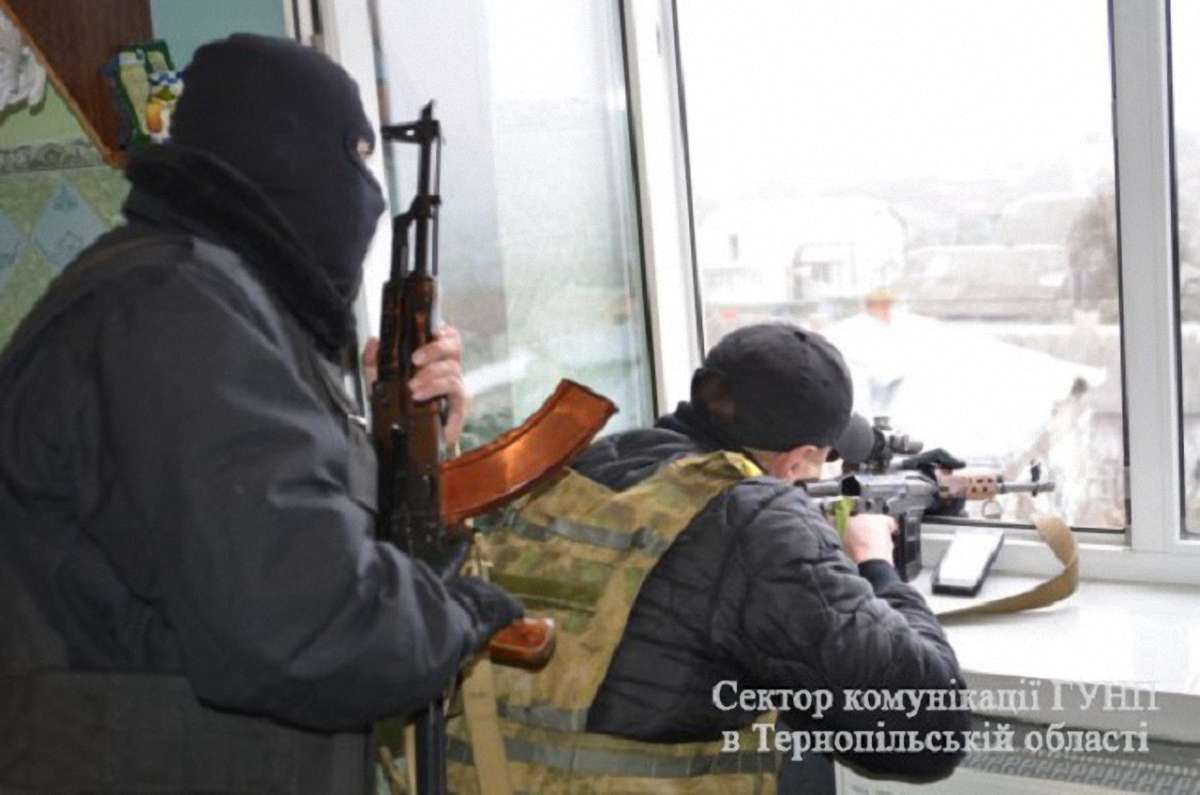 У Тернополі боєць АТО підірвав гранату та влаштував стрілянину: двоє осіб загинуло