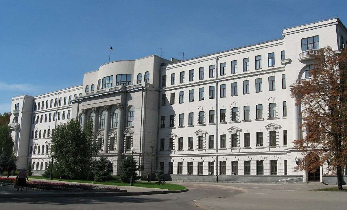 Пов’язана з групою «Приват» фірма «почистила» дані в держреєстрі 