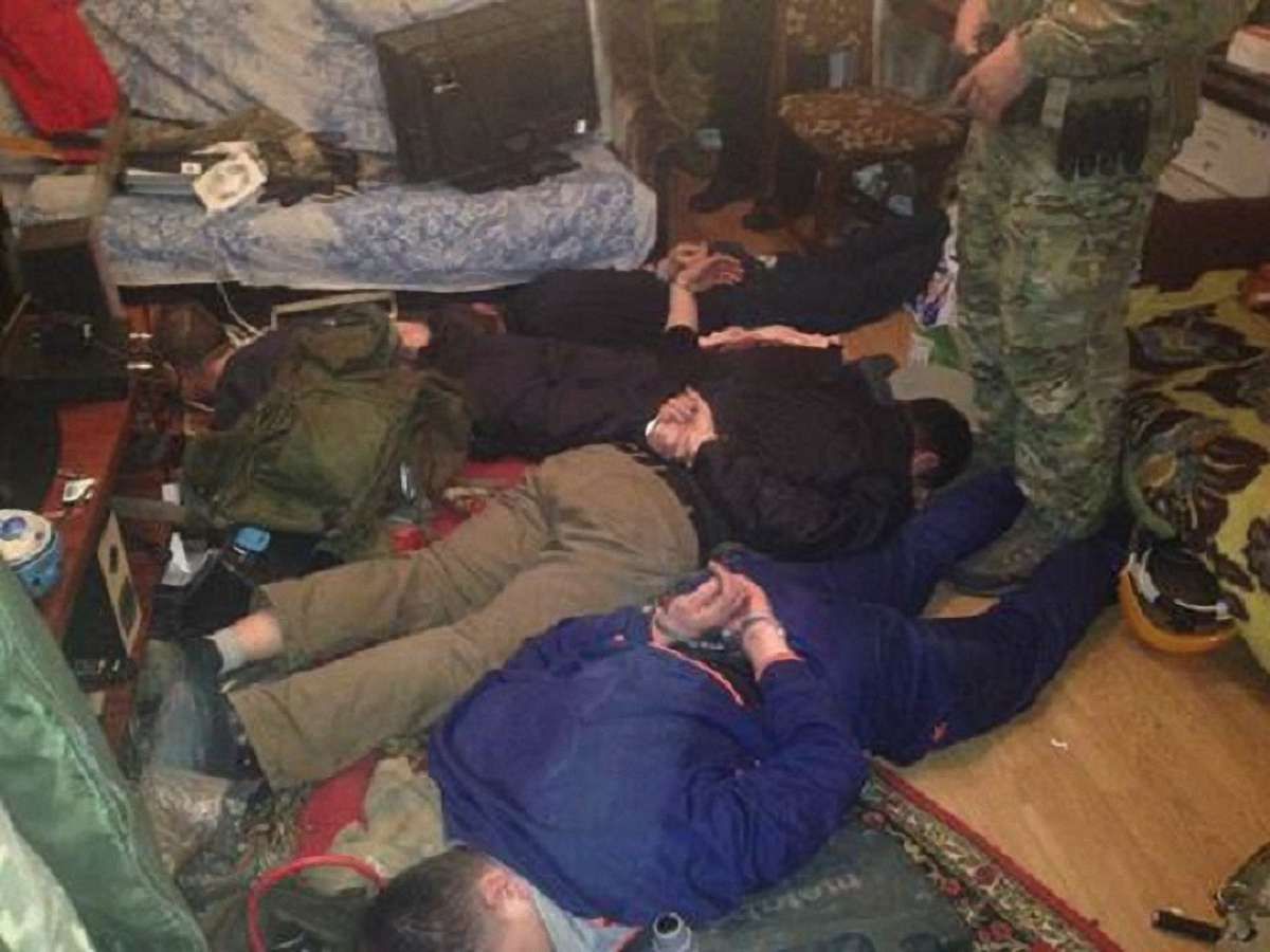 Військовий ЗСУ організував банду торговців наркотиками і зброєю з зони АТО