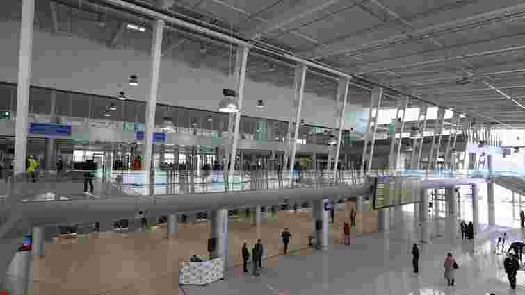 У львівському аеропорту відтепер можна пройти паспортний контроль за 5 секунд