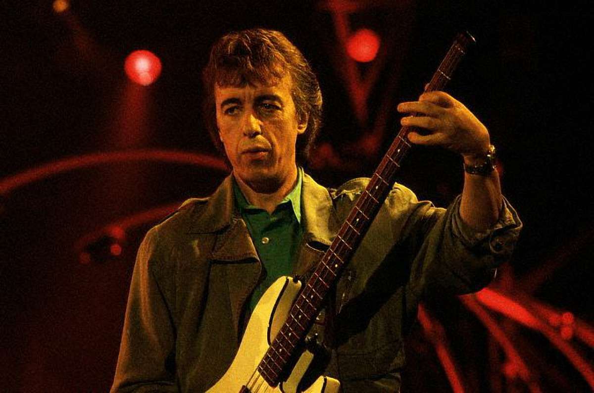 У екс-басиста Rolling Stones виявили рак