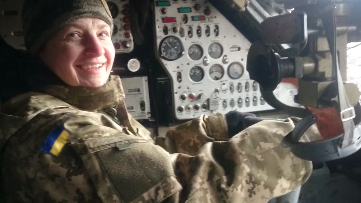 «З окупованого Криму виїжджала із валізою і котом»