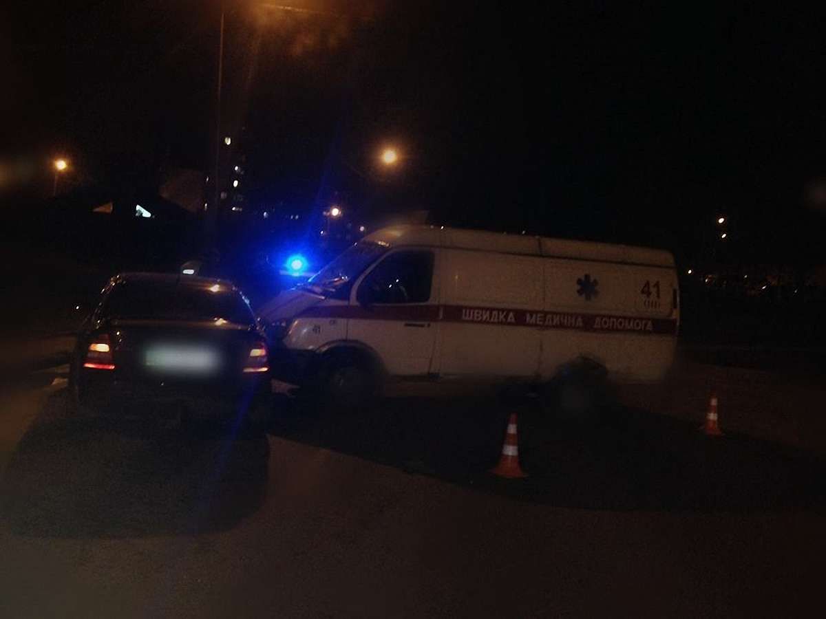 У Львові під час руху в «швидкої» відмовили гальма