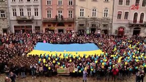 Більше п'яти сотень львів'ян одночасно виконали гімн України