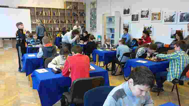У Львові для дітей з вадами зору та слуху організували шаховий турнір