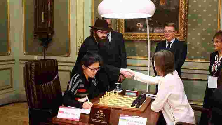 Співак Дзідзьо приїхав підтримати Марію Музичук у битві за шахову корону світу