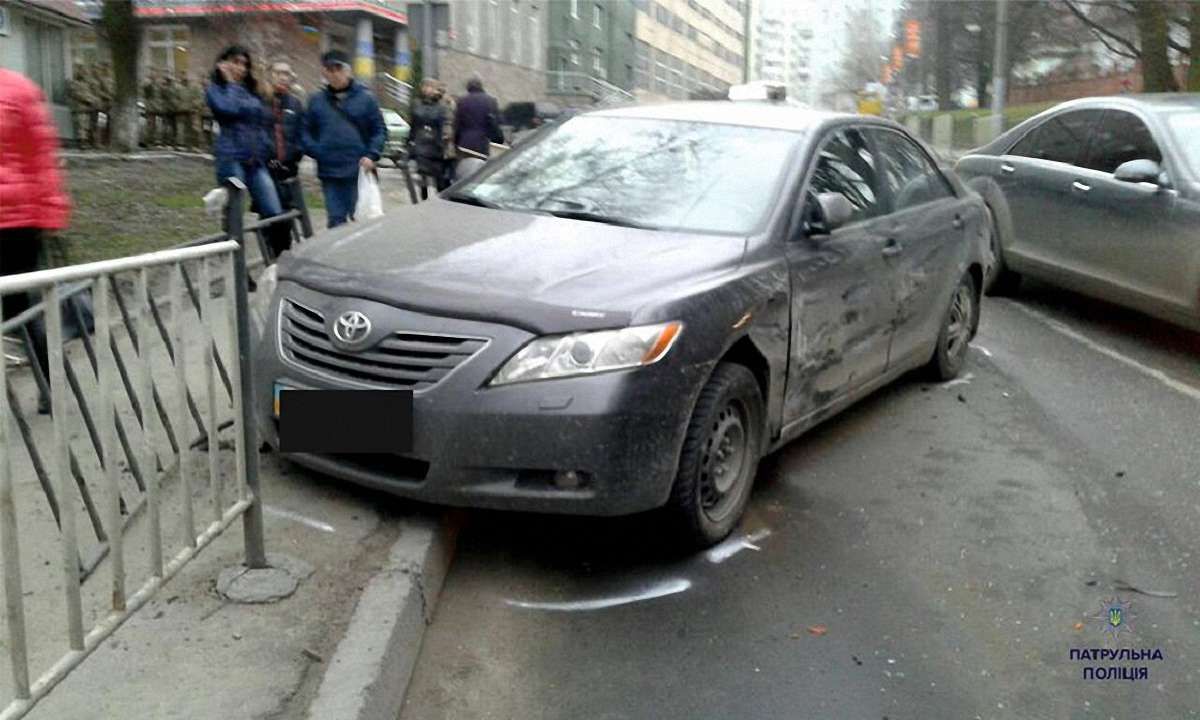 У Львові у потрійну ДТП потрапила маршрутка